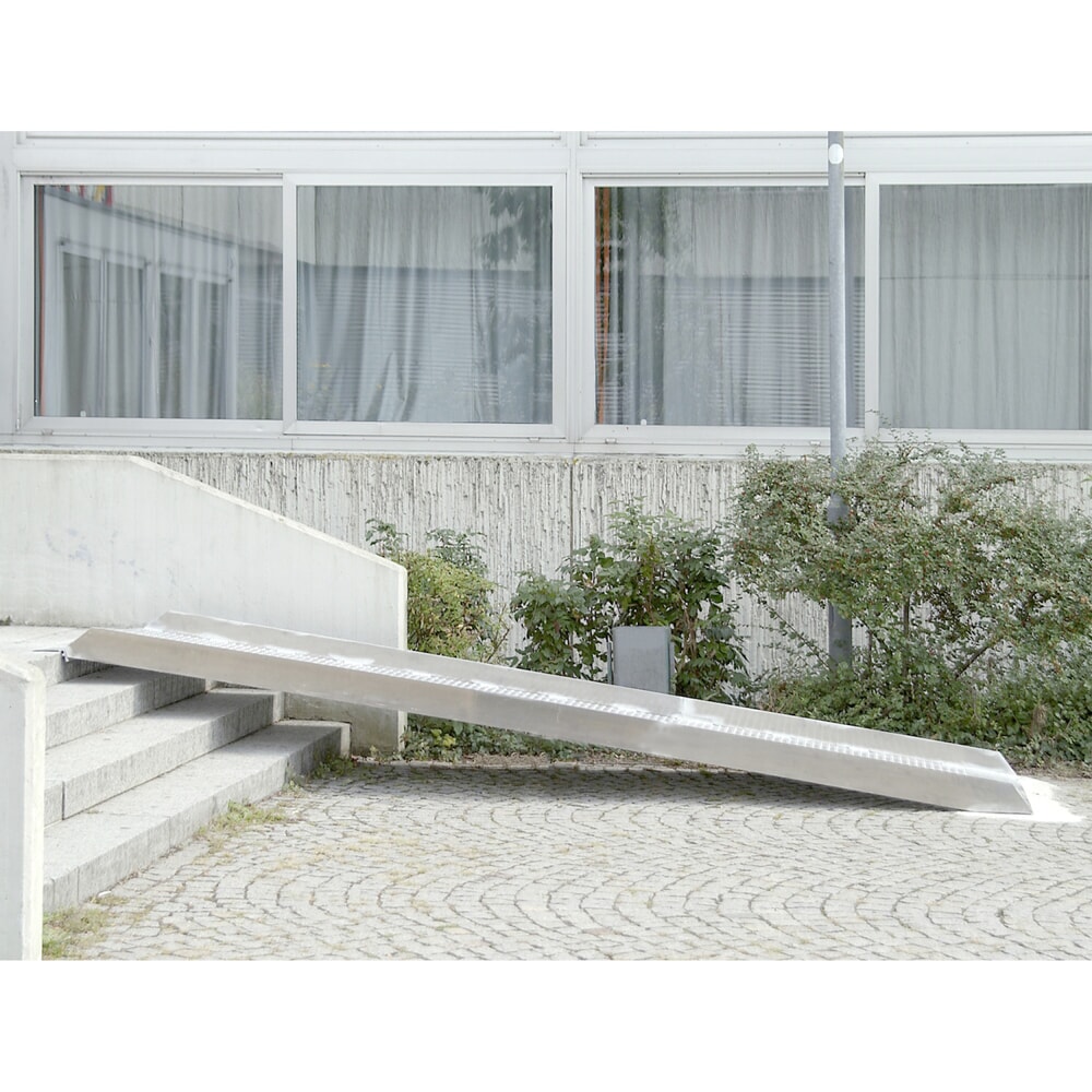 N° de l'image du produit 2 : Rampe passe-câbles avec bavette d’appui, capacité de charge 400 kg, l x L 800 x 1 500 mm