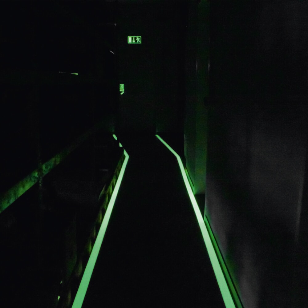 N° de l'image du produit 3 : Revêtement antidérapant m2™ phosphorescent, rouleau, L x l 6 m x 50 mm
