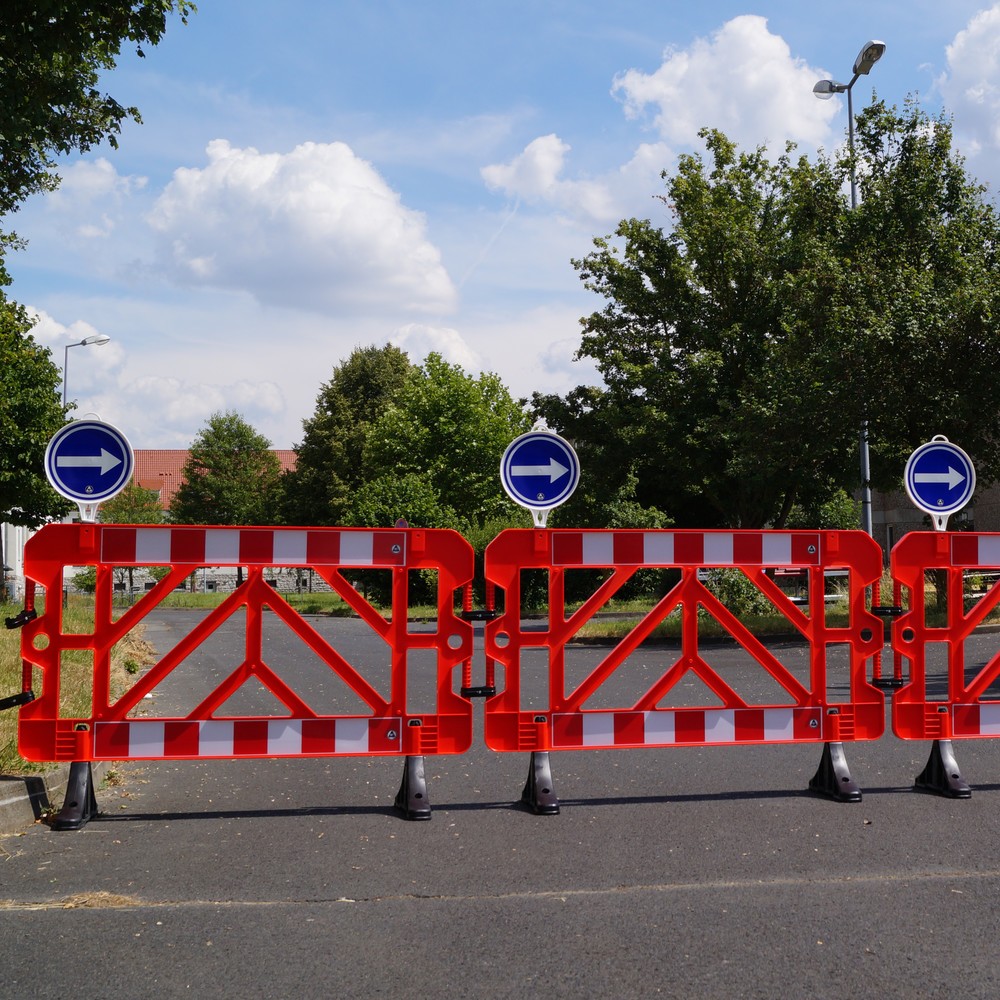 Produktabbildung Nr. 4: Grille de barrage en PP, pieds en PVC, rouge