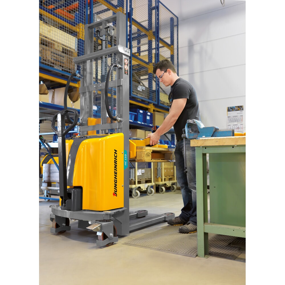 Produktabbildung Nr. 2: Jungheinrich Elektro-Hochhubwagen HC 110, semielektrisch, Zweifach-Teleskop-Hubgerüst, Hubhöhe 2.500 mm, Tragfähigkeit 1.000 kg