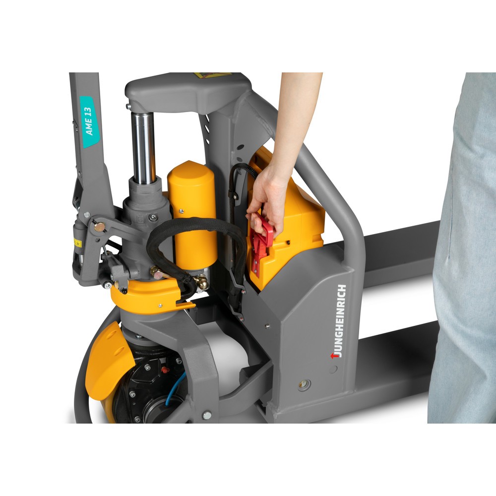Produktabbildung Nr. 6: Transpalette électrique Jungheinrich AME 13, capacité de charge 1 300 kg, longueur des fourches 1 150 mm, largeur de prise des fourches 685 mm (CH)