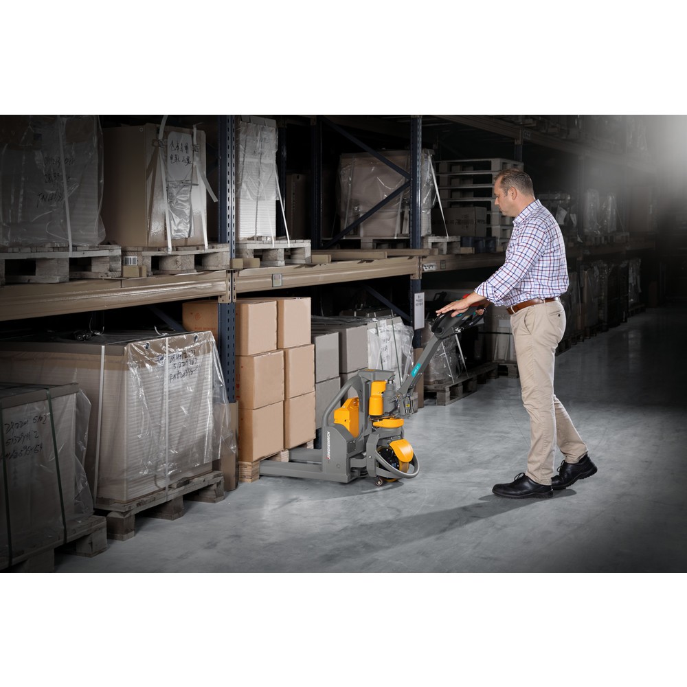 Produktabbildung Nr. 8: Transpalette électrique Jungheinrich AME 13, capacité de charge 1 300 kg, longueur des fourches 1 150 mm, largeur de prise des fourches 685 mm (CH)