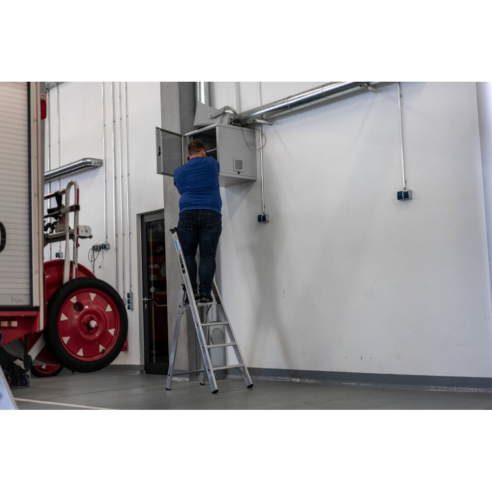 Produktabbildung Nr. 18: KRAUSE® STABILO Stufenstehleiter mit hohem Bügel, Tragfähigkeit 225 kg, 4 Stufen