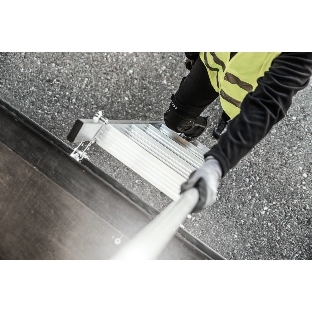 Produktabbildung Nr. 2: Munk Stufen-Anlegeleiter LKW 5 Stufen, inkl. Magnet-Montagesatz inkl. Ausstiegsholm rechts