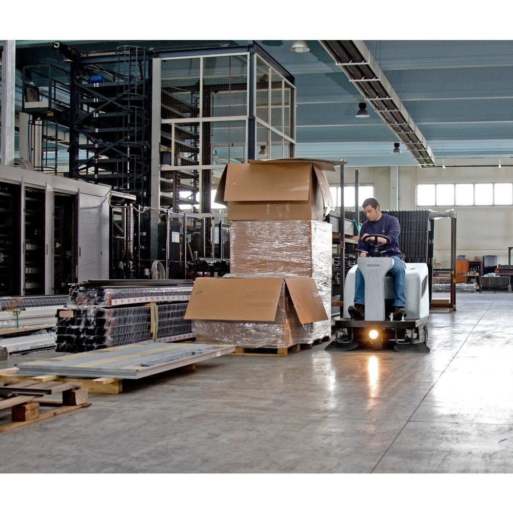 Produktabbildung Nr. 4: Nilfisk® Aufsitz-Kehrmaschine SR 1101 P, Benzinmotor