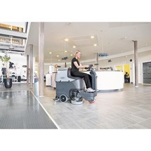 Nilfisk® Aufsitz-Scheuer-Saugmaschine BR 652/752