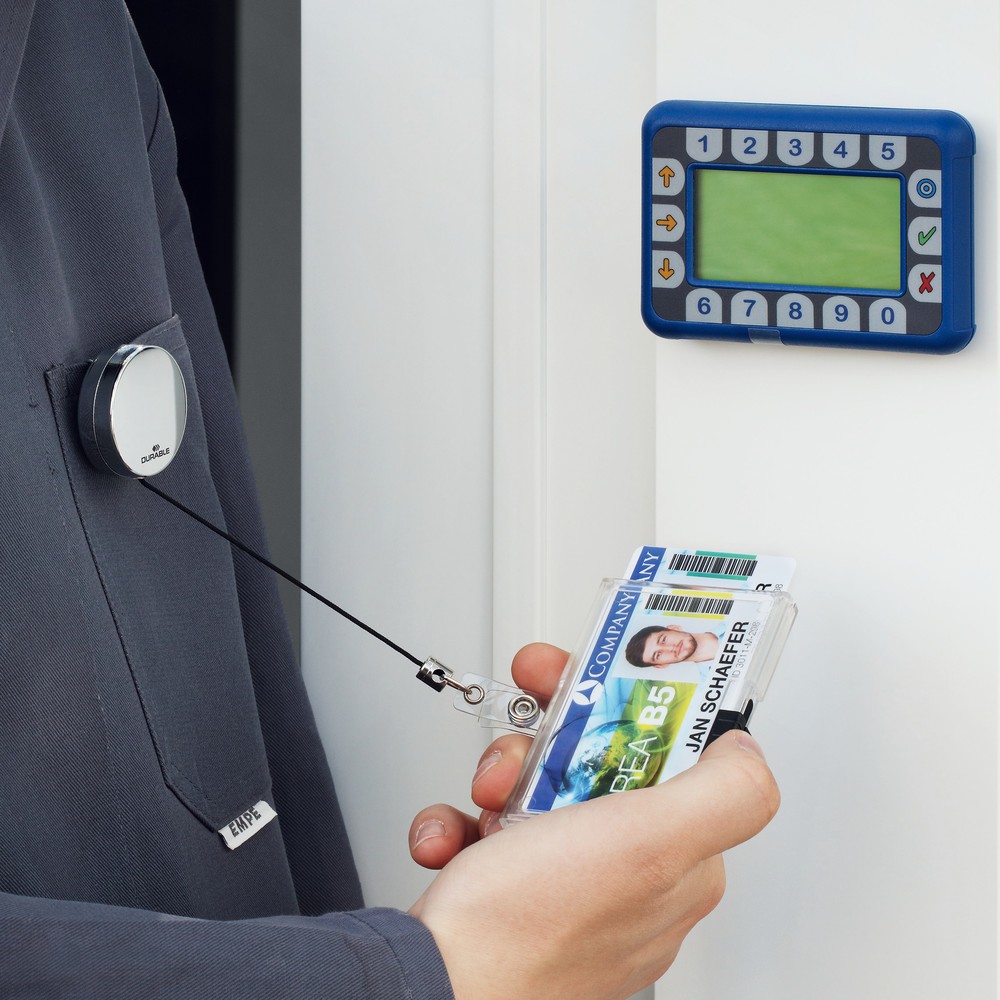 N° de l'image du produit 3 : Porte-badge coulissant DURABLE Trio pour trois cartes d’entreprise