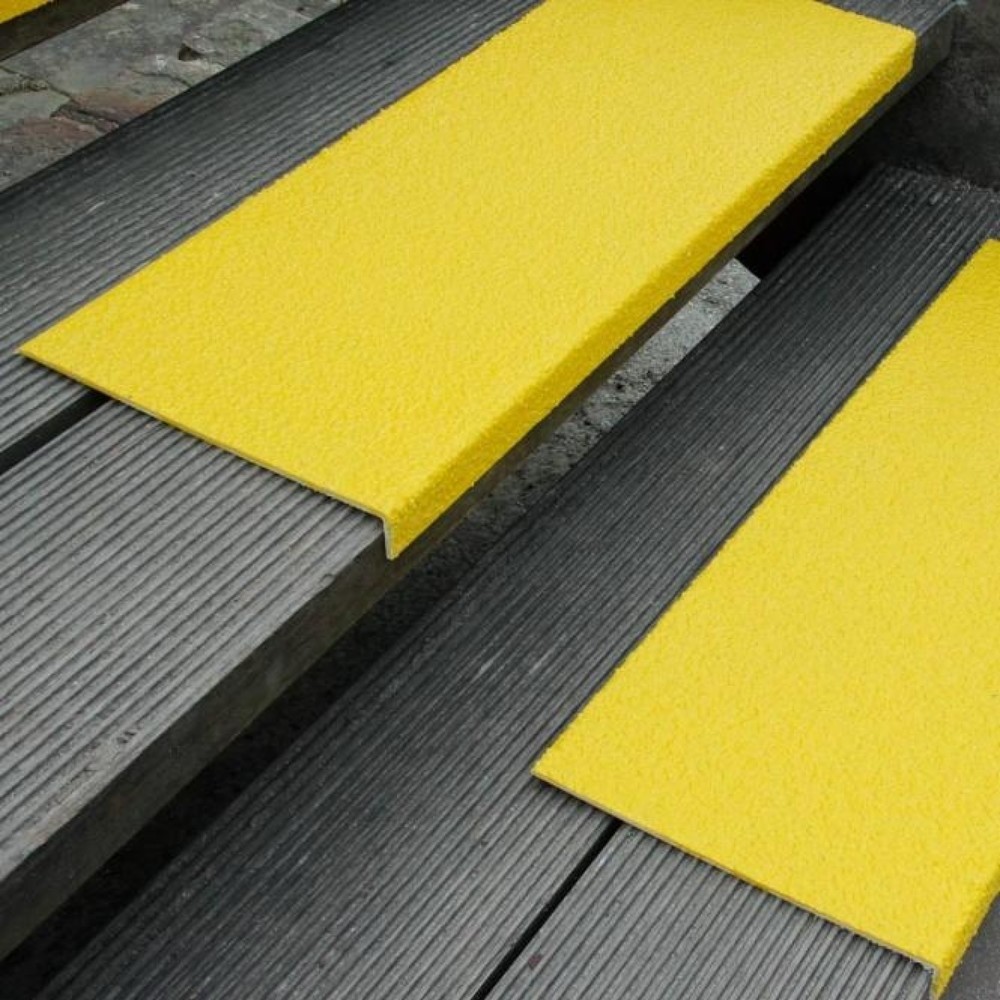 Illustration du produit: Profilé d’arête en plastique renforcé de fibres de verre Extra Stark, jaune, longueur de 800 mm