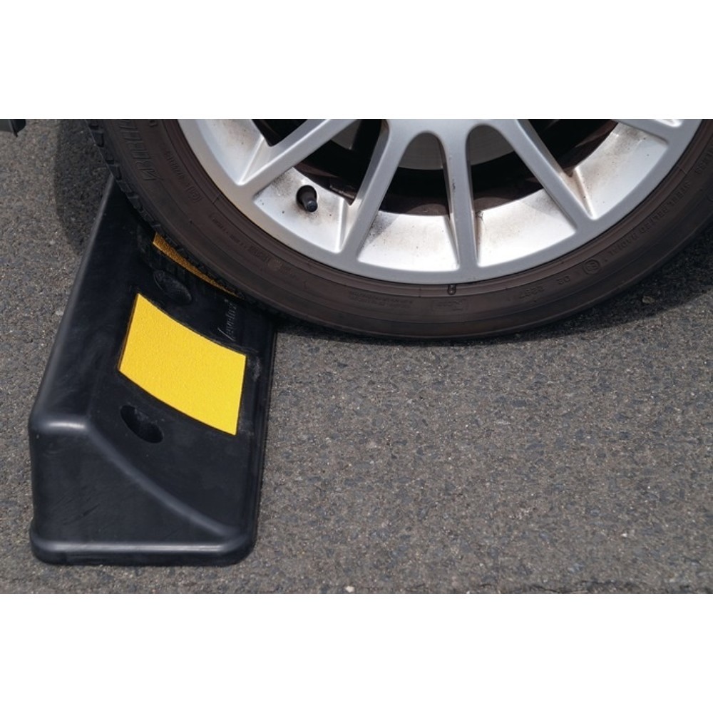Produktabbildung: Radstopper, PVC schwarz, L500xB160xH100mm, mit gelben Reflexstreifen