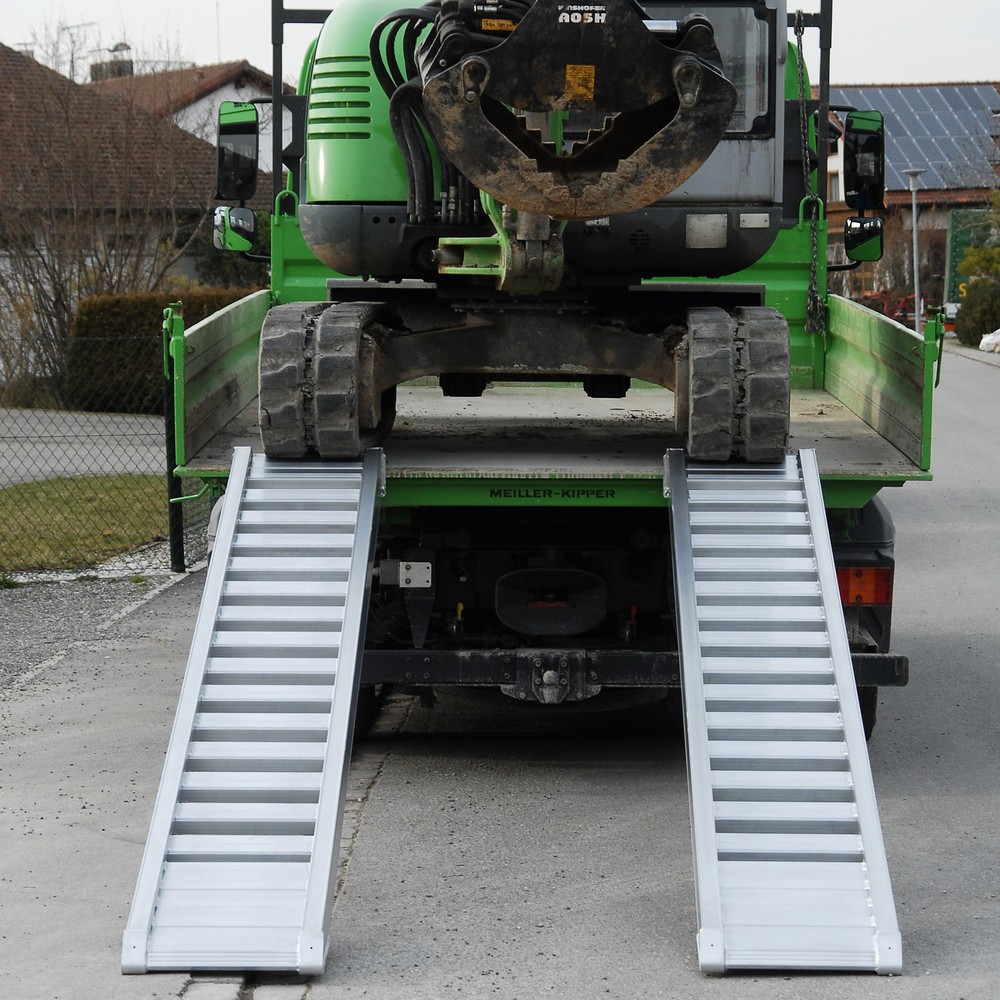 Illustration du produit: Rails de chargement à barreaux, sans bordure, capacité de charge 1 660 kg/paire, longueur 2 340 mm