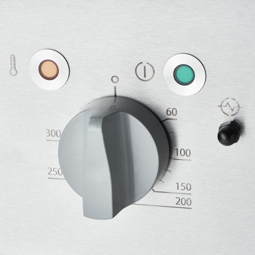 Produktabbildung Nr. 3: Stalgast Verchromte Elektro-Griddleplatte als Tischgerät, 400x700 mm, glatte Grillfläche, Serie 700 ND
