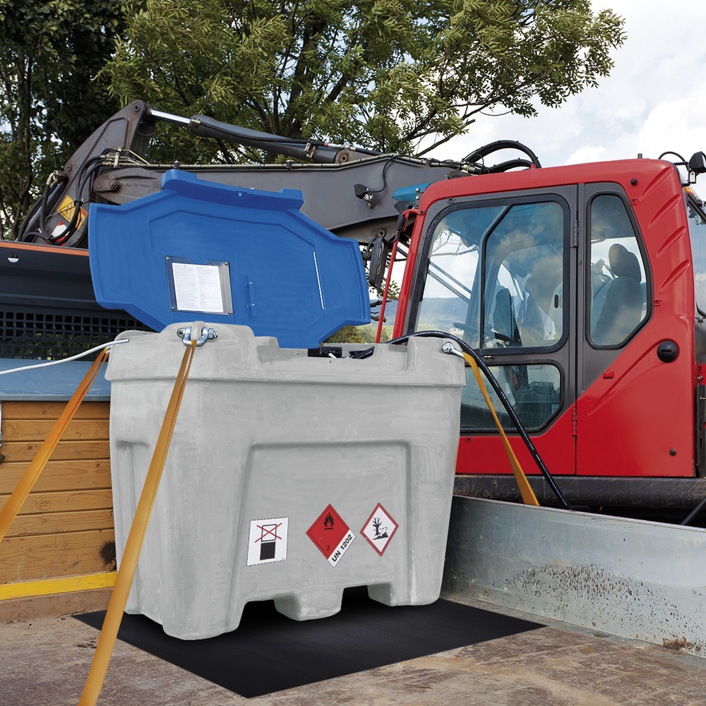 Produktabbildung Nr. 3: Tank-Anlage aus PE, mit Pumpe, Zapfventil, Schlauch + Durchflusszähler, Volumen 450 l, V 24, 70 l/min