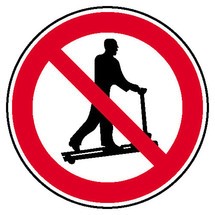 Verbotsschild – Mit Hubwagen rollen verboten