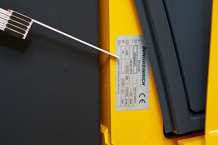 CE-Kennzeichnung auf einem Jungheinrich Hubwagen