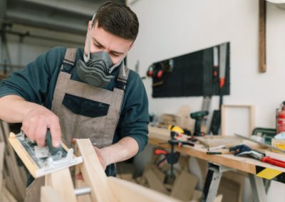 Holz richtig schleifen: Anleitung und Tipps