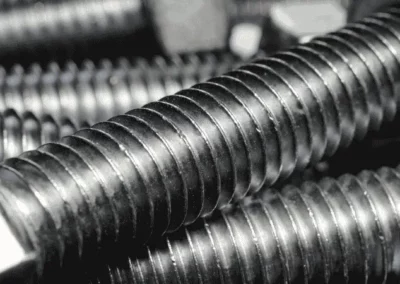 Aussengewinde schneiden: Werkzeug und Vorgehensweise